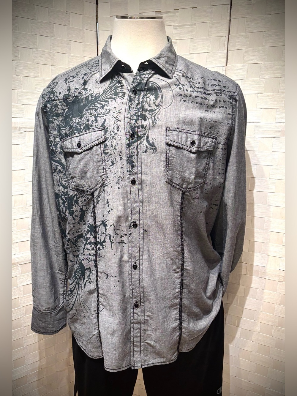 INC Men's Gray Button-Back Casual Shirt With Unique Graphic Design  Size XL